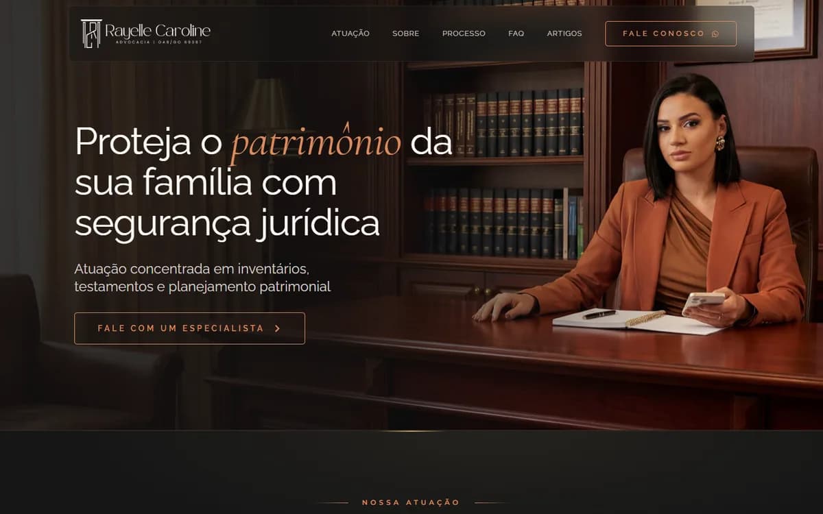 Site Rayelle Caroline Advocacia, feito pela Grapix